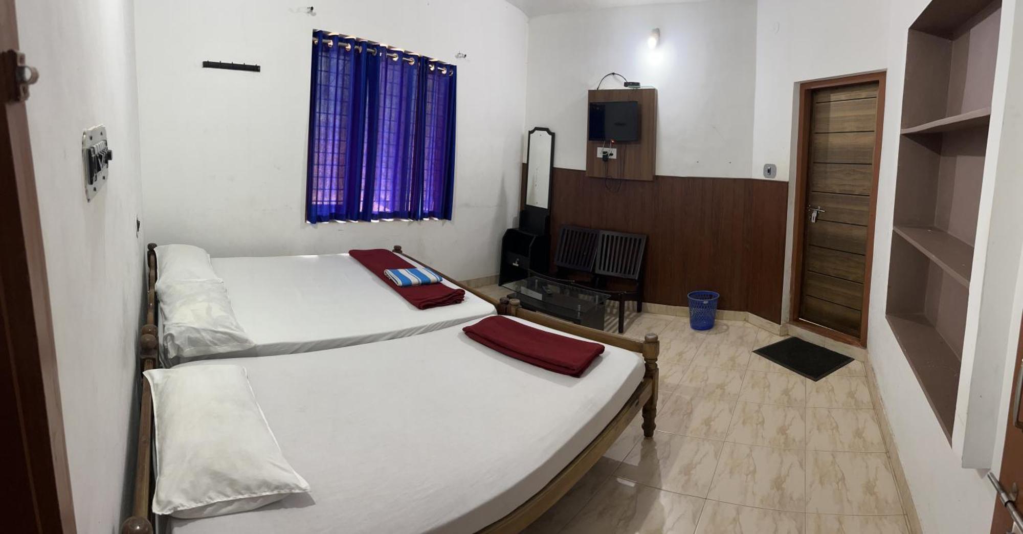 Dakshinakasi Guest House Thirunelly Exterior foto